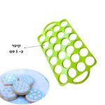 מגש לחיתוך 24 עוגיות עגולות בקוטר כ-5 סמ פלסטיק