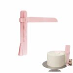 מעצב עוגה מתכונן לקישוט עוגה