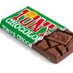 טוני שוקולוני שוקולד חלב אגוזי לוז NK