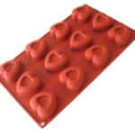 תבנית סיליקון 12 שקעים סברינה לב קטן עם שקע 22*48*50 ממ