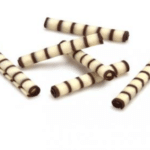 קישוט גליל לבן שוקולד פסים שחור 80 גר