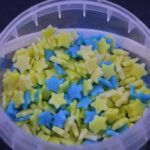 סוכריות כוכבים כחול צהוב 70 גרם