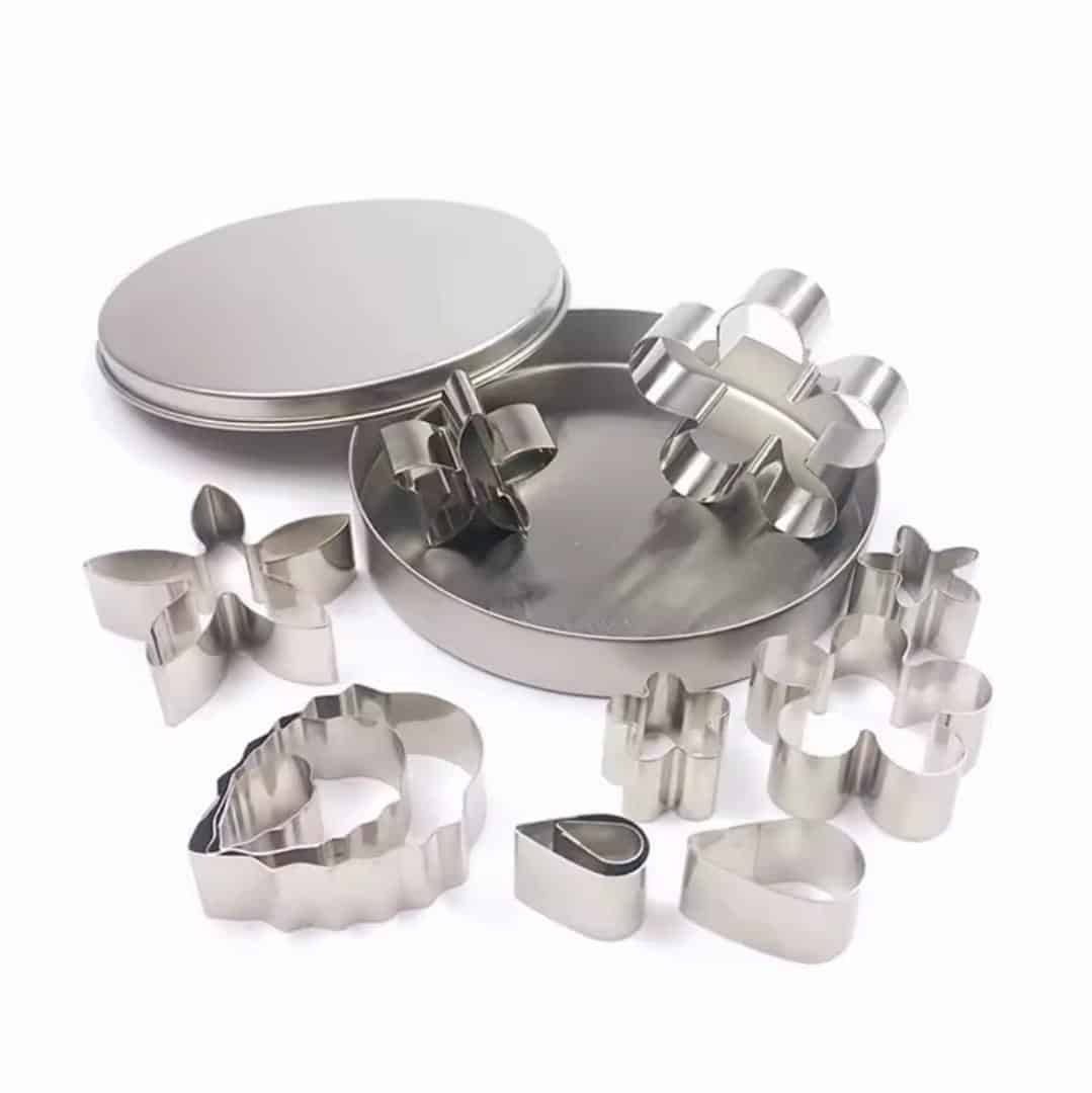 51196460-2a4a-49f1-b8e9-0c995cc83d01 סט 12 חותכני פרחים בקופסא מהודרת בלעדי! – תמונה 1