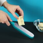 ⁦ZEST מגרדת עם תא אחסון מפלסטיק ונירוסטה Trebonn כחול⁩ – תמונה ⁦6⁩