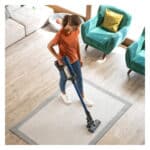 ⁦שואב אבק אלחוטי נטען NUMATIC QUICK GREY⁩ – תמונה ⁦2⁩