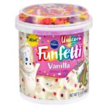 פילסברי UNICRON ציפוי וניל לעוגה כולל סוכריות לקישוט