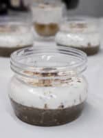 ⁦צנצנת פלסטי לקינוחים ק-8.5 ג-6 סמ (250 מל)⁩ – תמונה ⁦2⁩