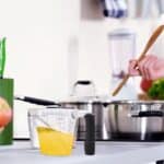 ⁦כד מידה אקריל ידית גמישה 1.2 ליטר⁩ – תמונה ⁦3⁩