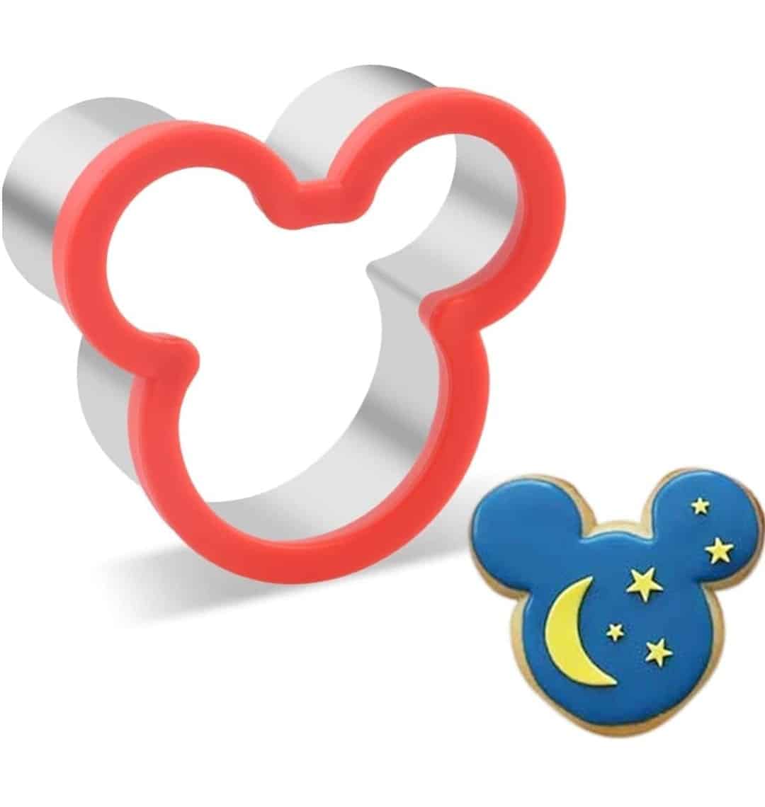 bb35584f-b5ea-4ff0-82c0-b1598fb5f989 חותכן ראש מיקי מאוס נירוסטה מגן אדום 10.5-9.5 סמ – תמונה 1